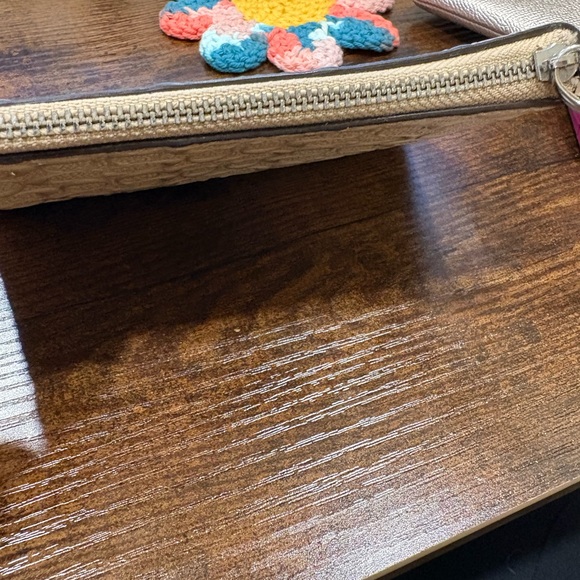 Coach Tan Embossed wristlet - Picture 6 of 9